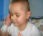 Alexandra Udriste are trei ani si de un
an lupta cu cancerul